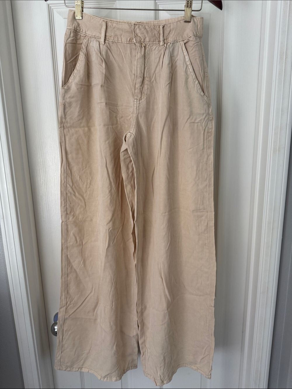 Forever 21 Women’s Wide-Leg Flowing Pants in Tan
